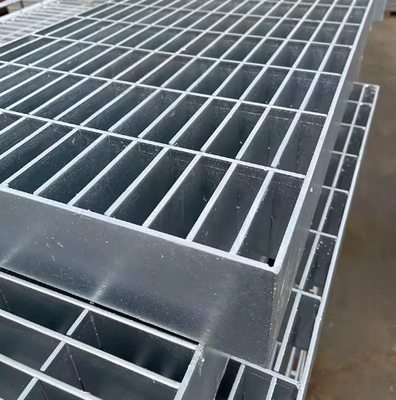 Galvanized Steel Bar Grating 30mm Pitch Anti-Corrosion Walkway Cover
